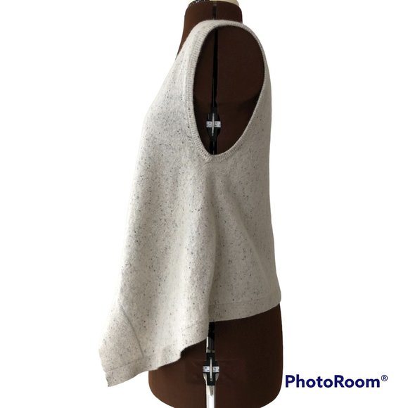 Moth Wool Blend Vest with Asymmetrical Hemline - Picture 2 of 6